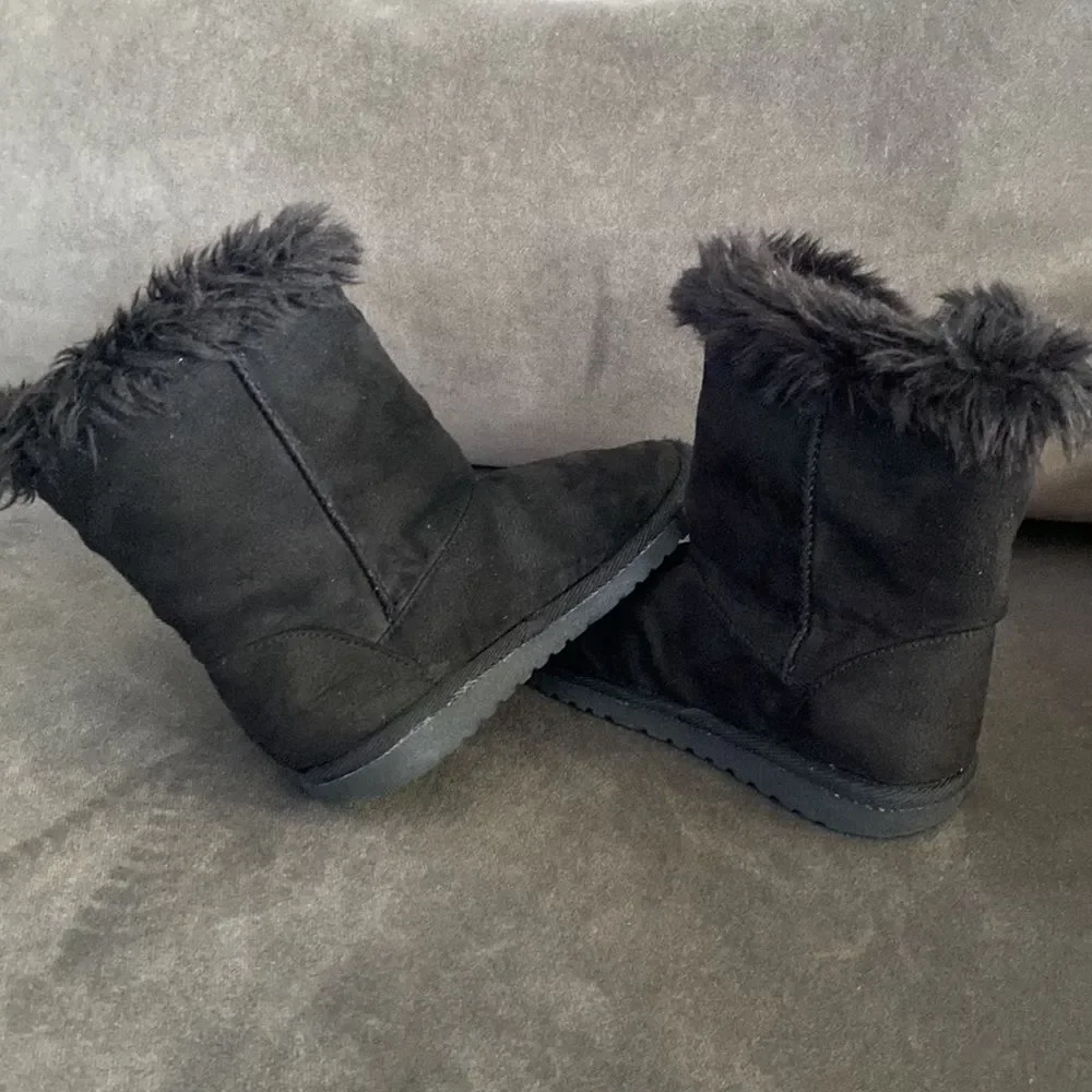 Toddler Girl’s The Children’s Place Black Boots Faux Suede Silver Buckle Size 12